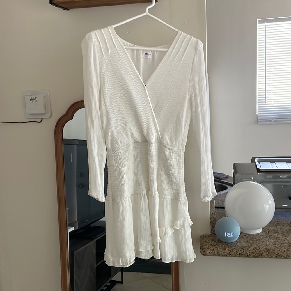 Storia, Size M - White cinched at waist dress